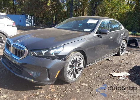 2025 BMW 530I xDrive z USA, uszkodzony, nr VIN WBA53FJ07SCU42951